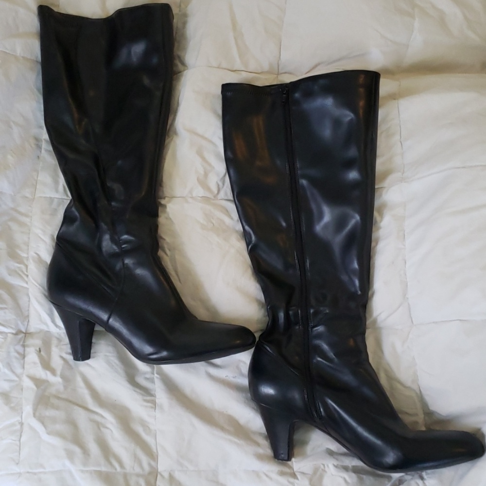 Naturalizer Faux Leather Black boots - Picture 2 of 8